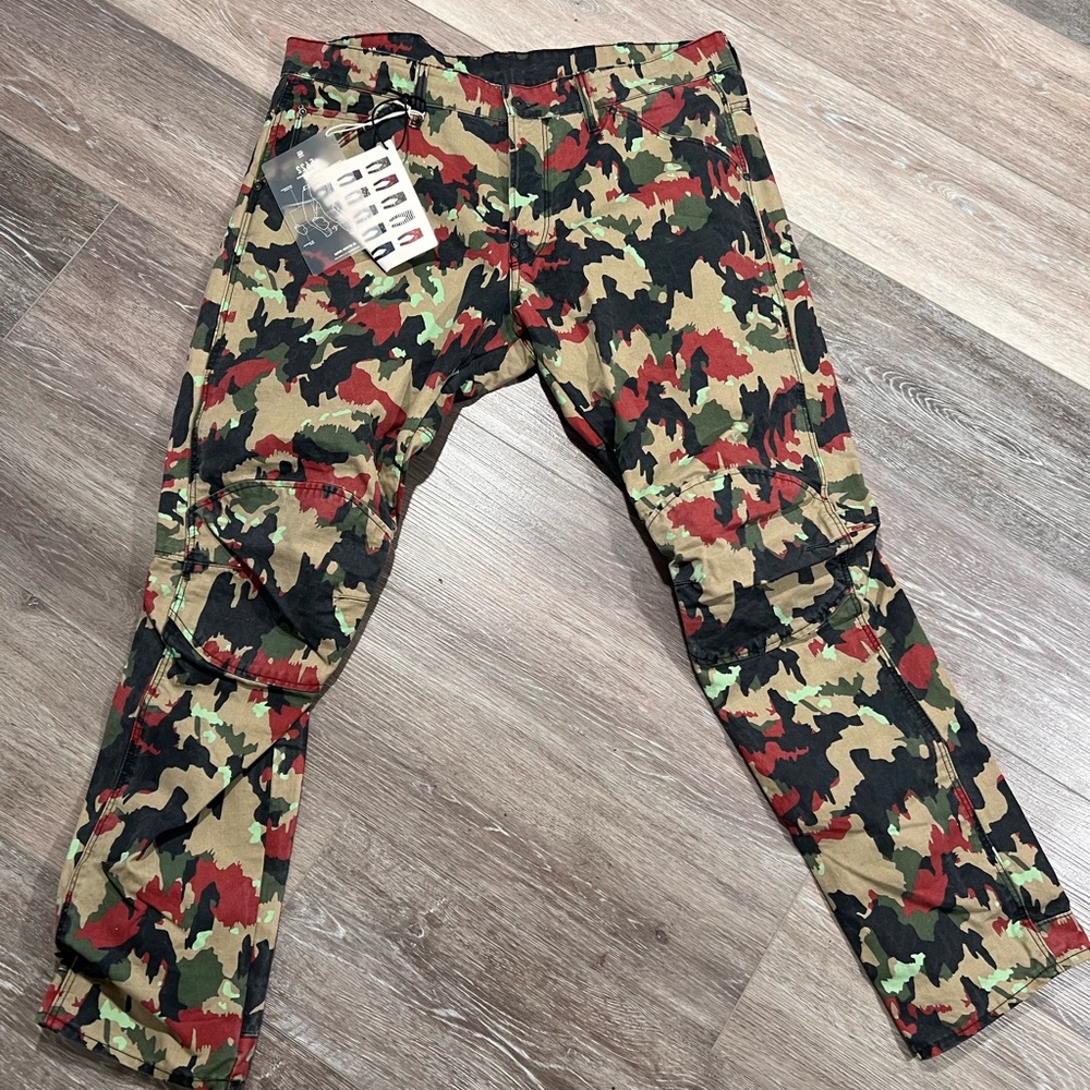 G-Star Men's Camouflage Pants - Red, Green, Black